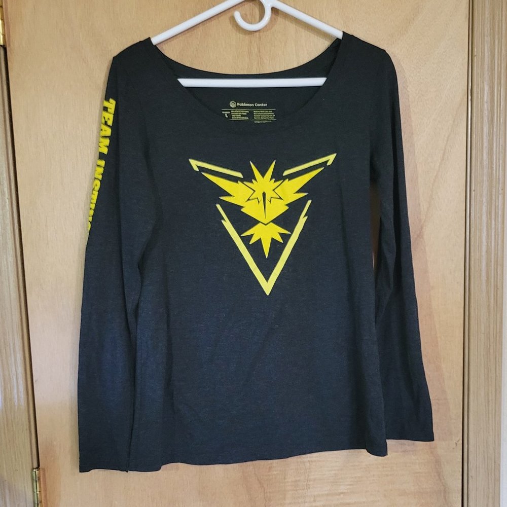Pokemon Center Team Instinct Size L T-shirt